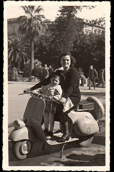 Vespa al Giardino Bellini - foto di Giovanfranco di Giunta